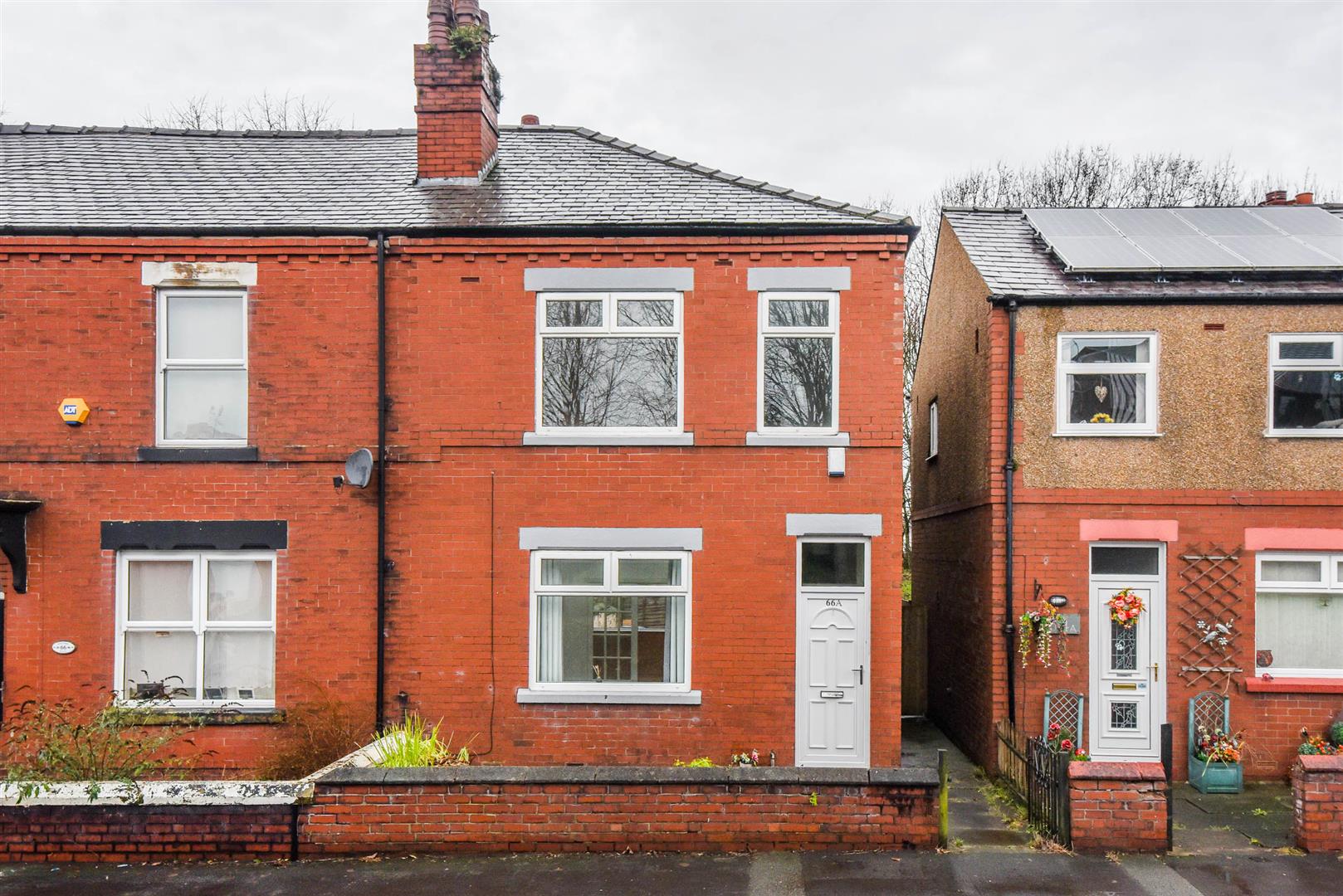 3 bed property in Railway Road, Chorley